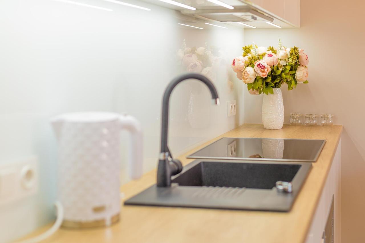 Royal Manu Apartment Netflix วูดช์ ภายนอก รูปภาพ