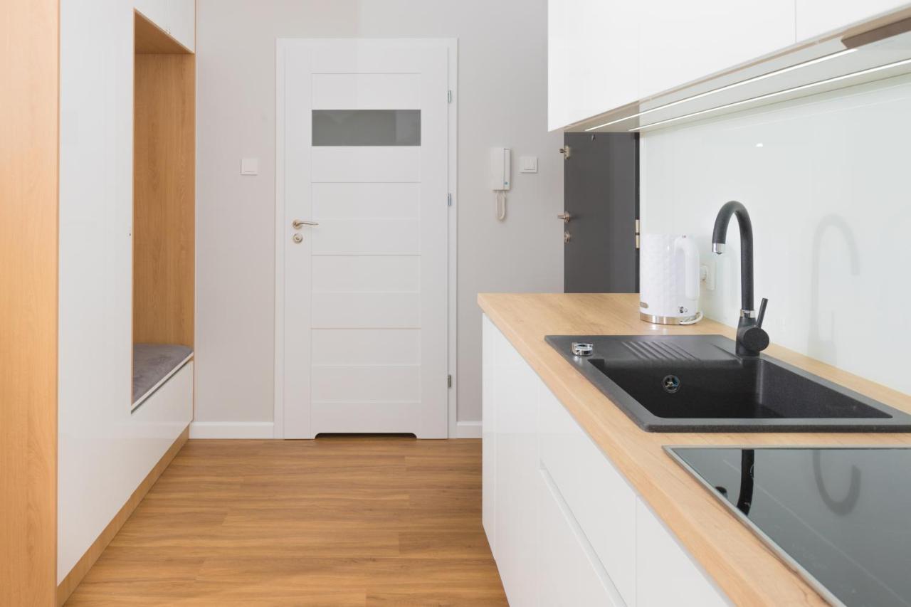 Royal Manu Apartment Netflix วูดช์ ภายนอก รูปภาพ