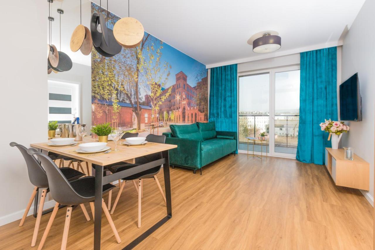 Royal Manu Apartment Netflix วูดช์ ภายนอก รูปภาพ