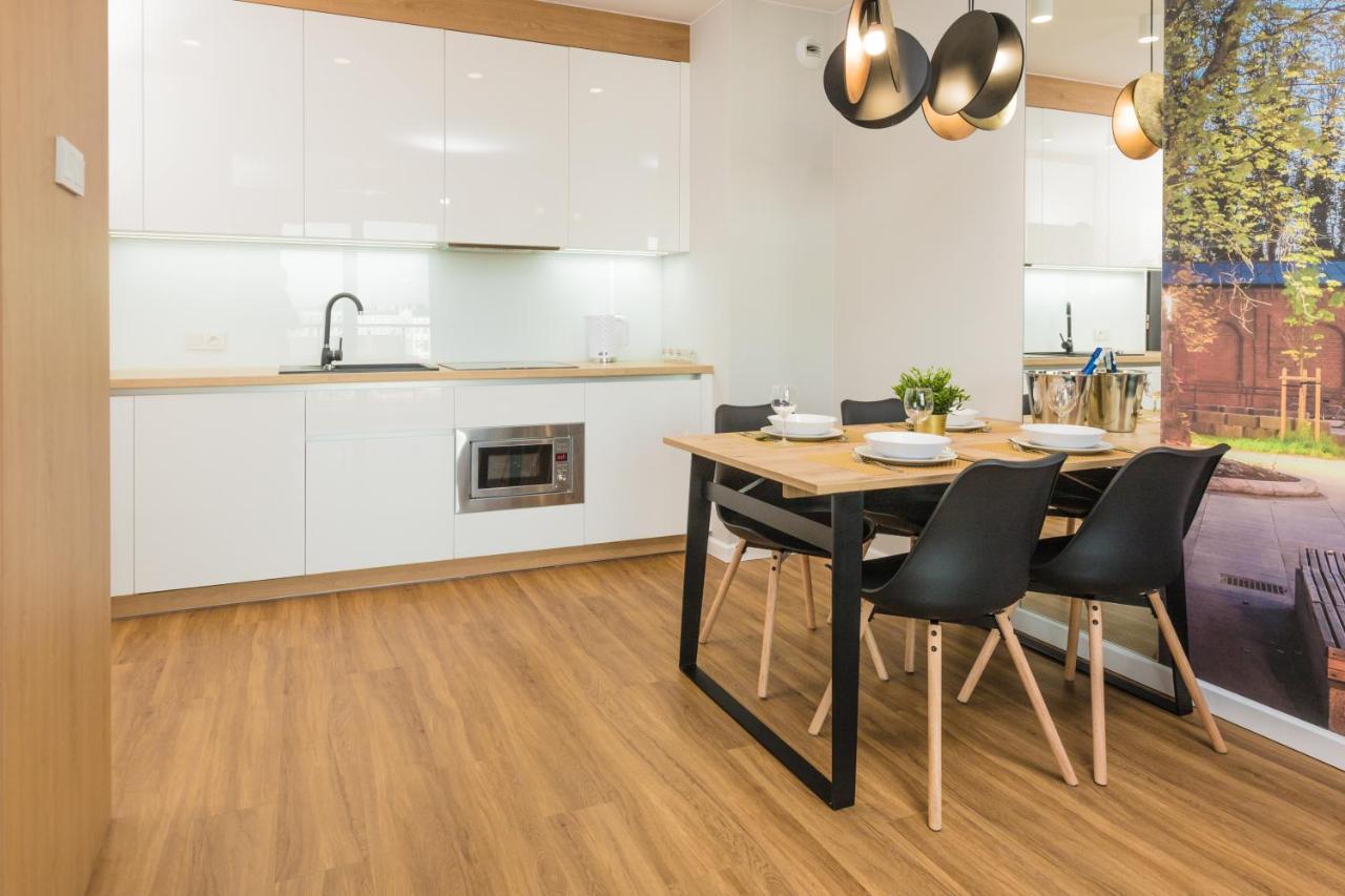 Royal Manu Apartment Netflix วูดช์ ภายนอก รูปภาพ