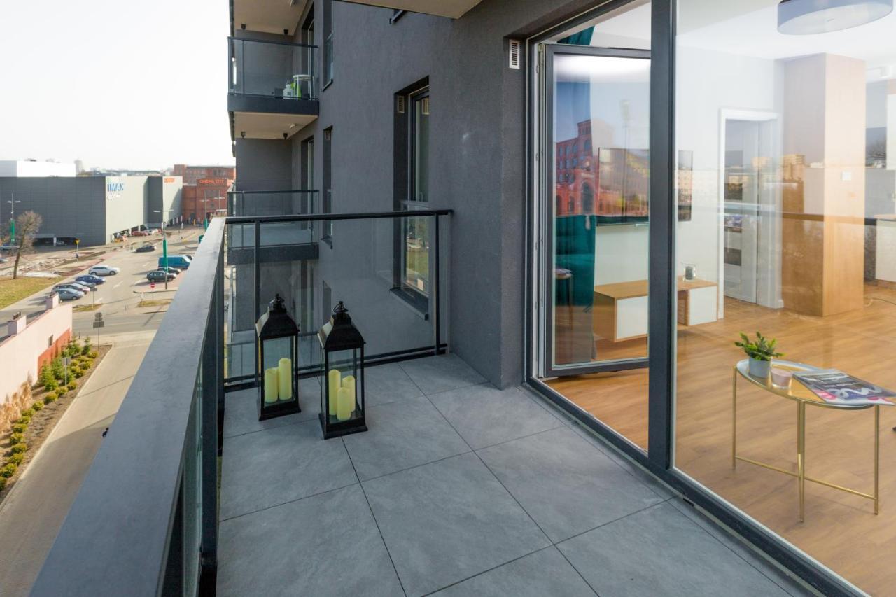 Royal Manu Apartment Netflix วูดช์ ภายนอก รูปภาพ